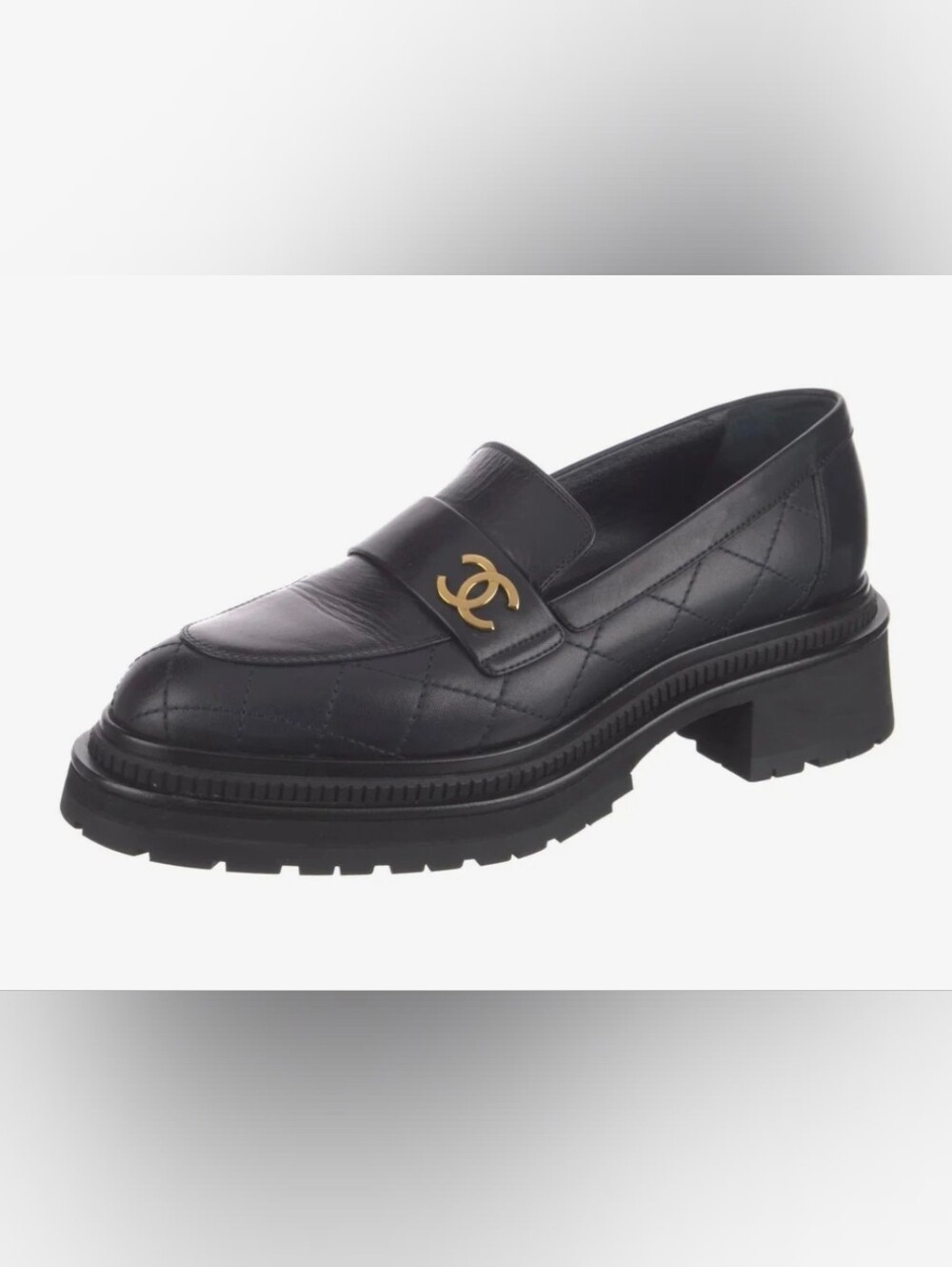 EUC⭐️CHANEL⭐️: NAVY Quilted Leather CC Logo Loafers with Gold Hardware